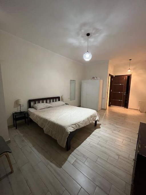 H-residence 3 Bedroom In New Near Airport Caïro