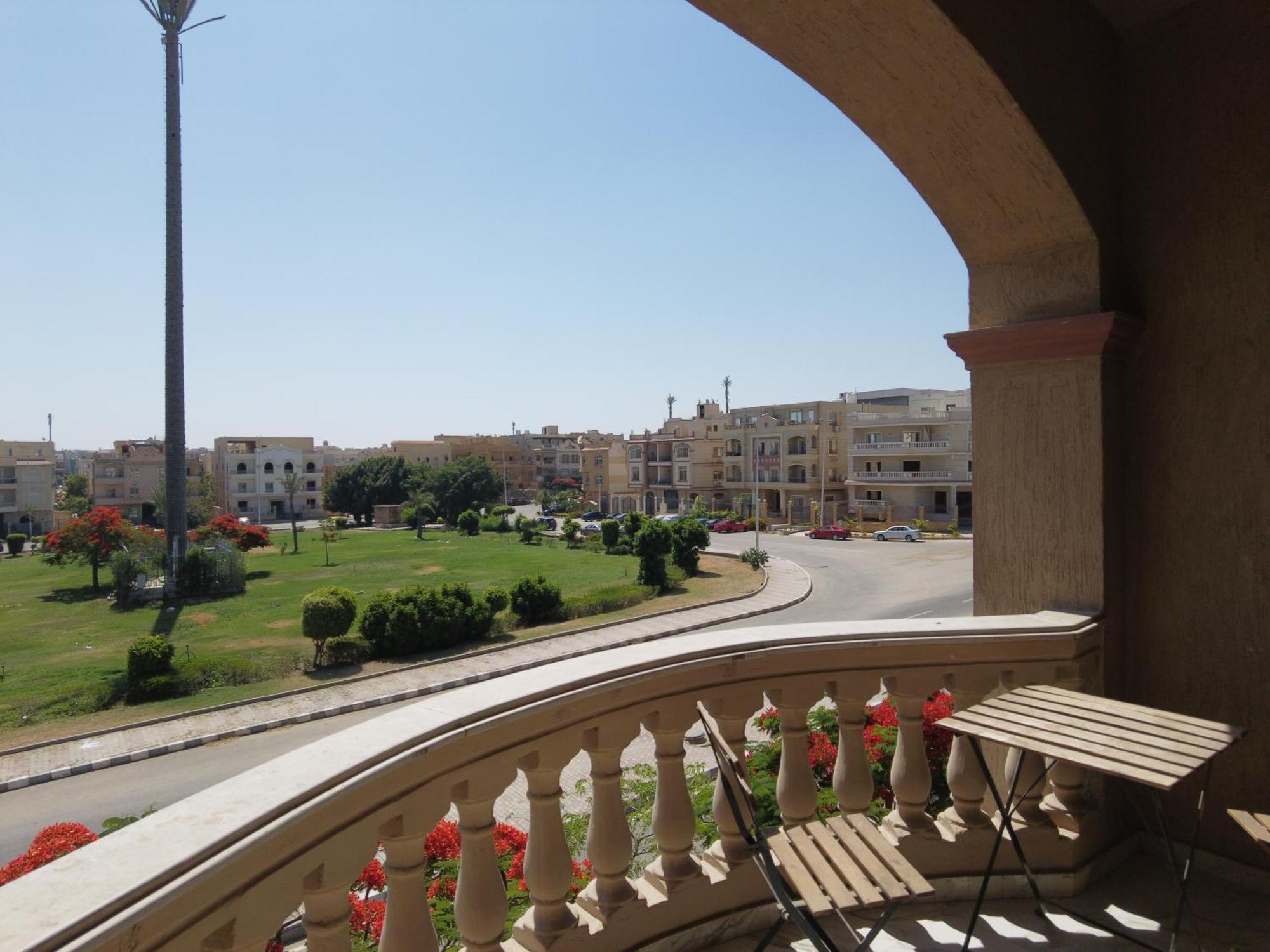 H-residence 3 Bedroom In New Near Airport * El Cairo
